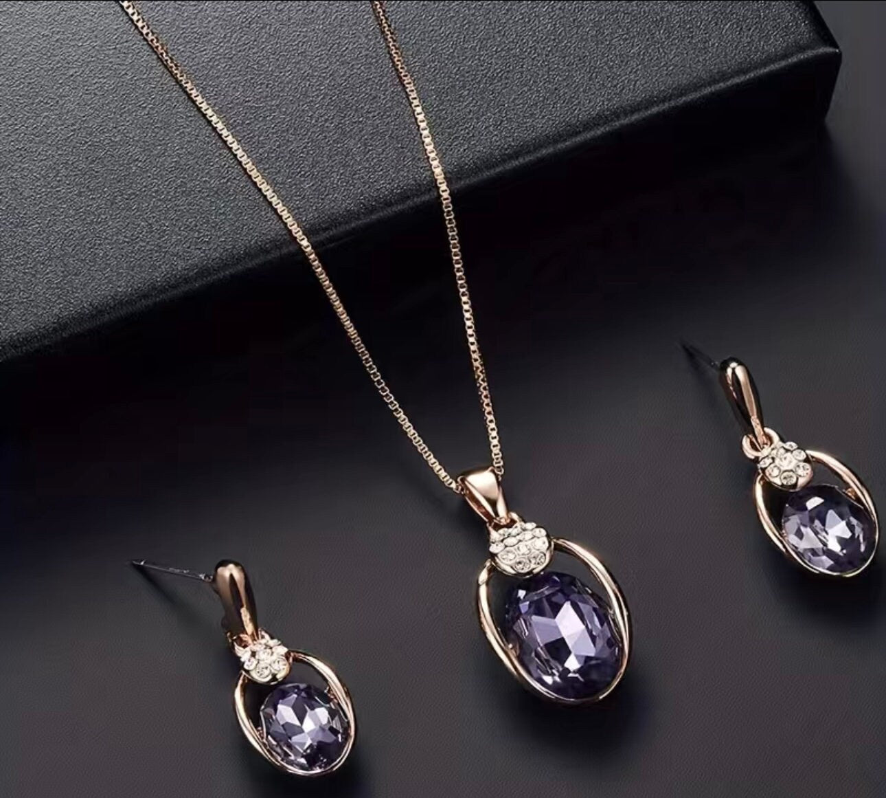 Elegant Gemstone Jewelry Set: Necklace & Earrings